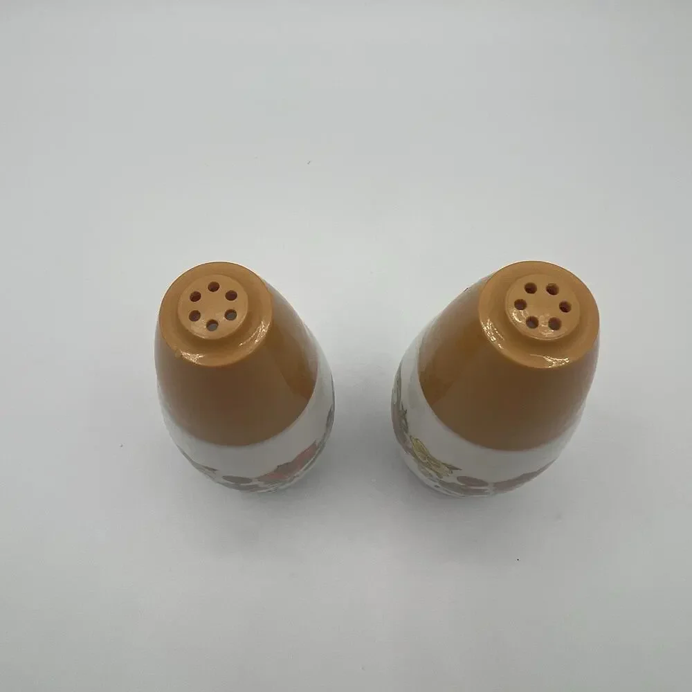 VTG Westinghouse Indian Summer Harvest Milk Glass Salt & Pepper Shakers Gemco